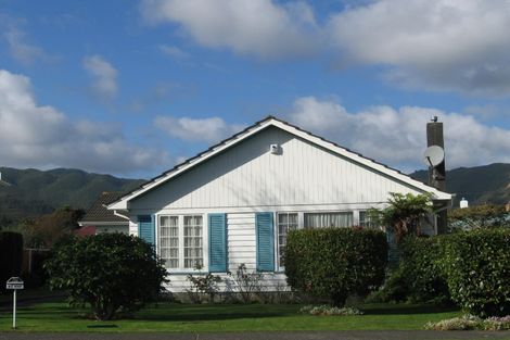 Photo of property in 47 Holyoake Crescent, Avalon, Lower Hutt, 5011