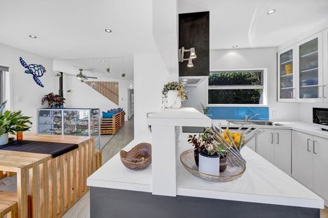 Photo of property in 475 Manawapou Road, Hawera, 4672