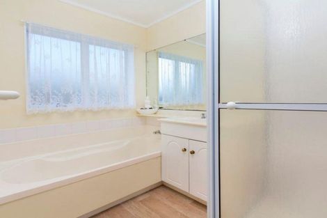 Photo of property in 34a Heathridge Place, Burswood, Auckland, 2013