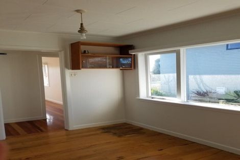 Photo of property in 1/84 College Road, Northcote, Auckland, 0627