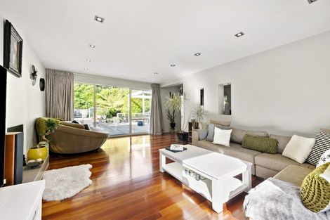 Photo of property in 5 Glentui Grove, Khandallah, Wellington, 6035