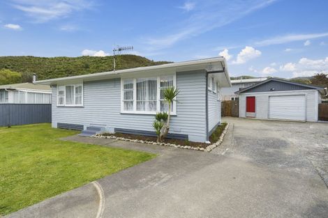 Photo of property in 51 Parenga Street, Wainuiomata, Lower Hutt, 5014
