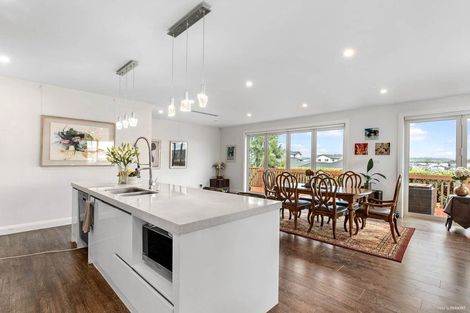 Photo of property in 18 Gumdigger Rise, Silverdale, 0932