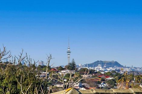 Photo of property in 25 Juniper Road, Sunnynook, Auckland, 0620