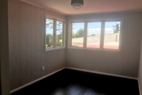 Photo of property in 2/14 Amberley Avenue, Te Atatu South, Auckland, 0610