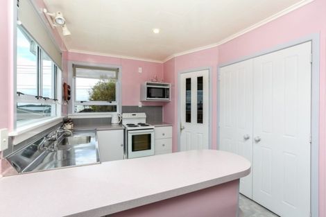 Photo of property in 37b Breakwater Road, Moturoa, New Plymouth, 4310