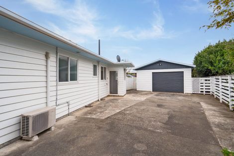 Photo of property in 4 Fairbrother Street, Carterton, 5713