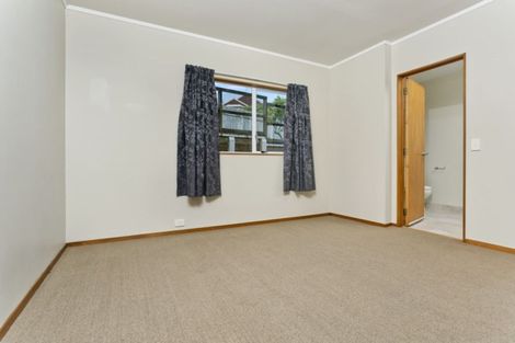 Photo of property in 6 Chedworth Drive, Glenfield, Auckland, 0629