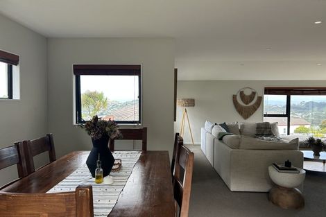 Photo of property in 39 Meadowcroft Grove, Johnsonville, Wellington, 6037