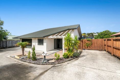 Photo of property in 70 Donald Street, Stanmore Bay, Whangaparaoa, 0932