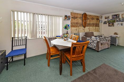 Photo of property in 4 Kirklow Place, Goodwood Heights, Auckland, 2105