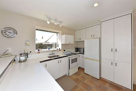 Photo of property in 22 Creese Place, Redwood, Christchurch, 8051