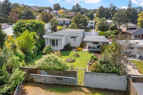 Photo of property in 32 Lynden Avenue, Hillcrest, Auckland, 0627