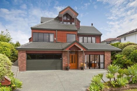 Photo of property in 115 Wiseley Road, West Harbour, Auckland, 0618