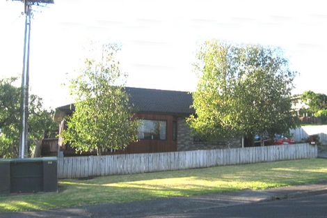 Photo of property in 2/12 Anne Road, Hillcrest, Auckland, 0627