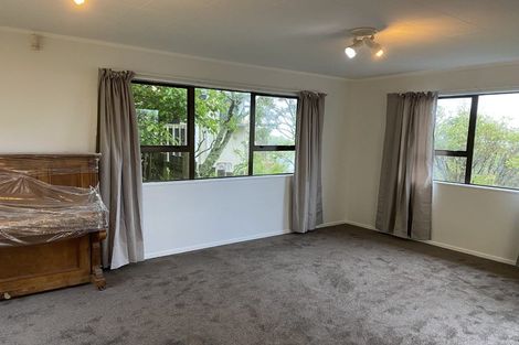 Photo of property in 19 Ladbrooke Drive, Newlands, Wellington, 6037