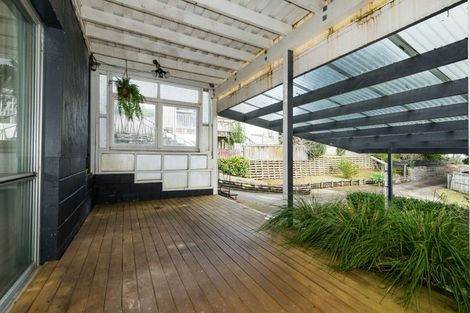 Photo of property in 62 Stott Avenue, Birkdale, Auckland, 0626