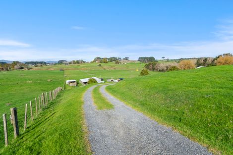 Photo of property in 141 Karioitahi Road, Waiuku, 2683