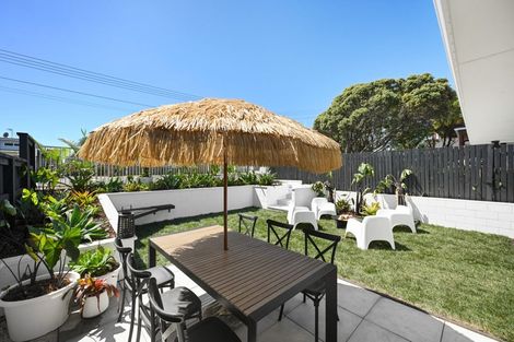 Photo of property in 124a Karewa Parade, Papamoa Beach, Papamoa, 3118