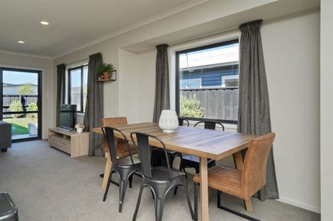 Photo of property in 52 Shillingford Boulevard, Rolleston, 7615