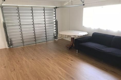 Photo of property in 10 Bodi Place, Te Atatu South, Auckland, 0610