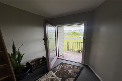 Photo of property in 37 Bruce Road, Glenfield, Auckland, 0629