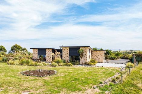 Photo of property in 25 Tunnel Beach Road, Blackhead, Dunedin, 9076