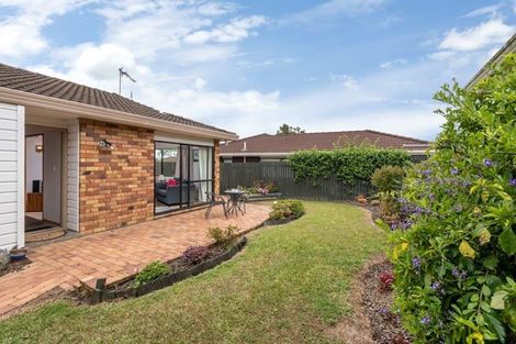 Photo of property in 14b Billabong Place, Botany Downs, Auckland, 2010