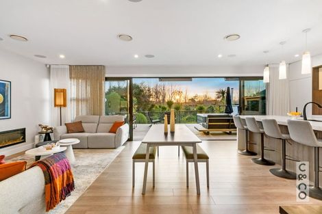 Photo of property in 21 Vogwill Road, Kumeu, 0810