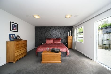 Photo of property in 2 Chestnut Close, Kelvin Grove, Palmerston North, 4414