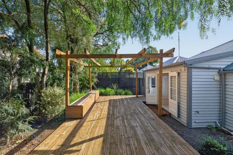 Photo of property in 341 Barbadoes Street, Christchurch Central, Christchurch, 8011