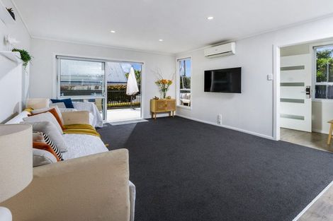 Photo of property in 16 Tapu Road, Huapai, Kumeu, 0810