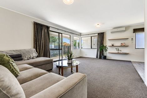 Photo of property in 4a Saint Lukes Place, Bader, Hamilton, 3206