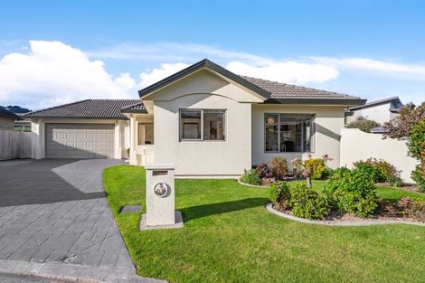 Photo of property in 5 Rosebank Place, Avalon, Lower Hutt, 5011