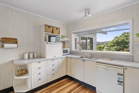 Photo of property in 32 Cranwell Street, Churton Park, Wellington, 6037