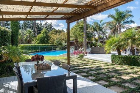 Photo of property in 338 Old North Road, Kumeu, 0892