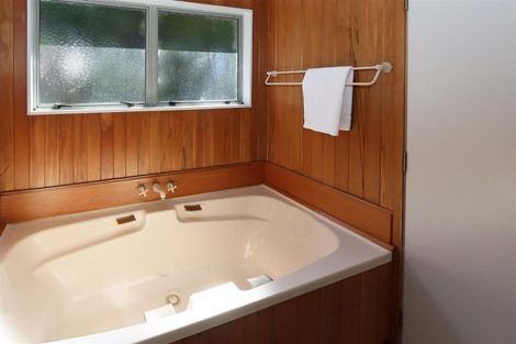 Photo of property in 199a Kawaha Point Road, Kawaha Point, Rotorua, 3010