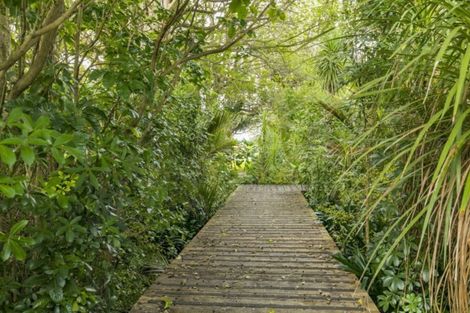 Photo of property in 6 Rewa Rewa Lane, Orewa, 0931