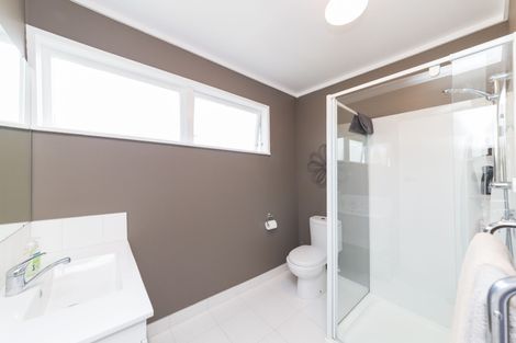 Photo of property in 12 Linmor Place, Terrace End, Palmerston North, 4410
