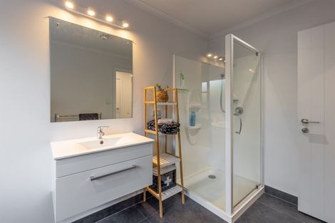 Photo of property in 6 D'urville Place, Kelvin Grove, Palmerston North, 4414