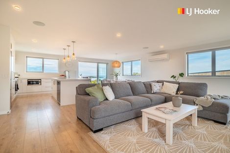 Photo of property in 25 Totara Close, Taieri Mouth, Brighton, 9091