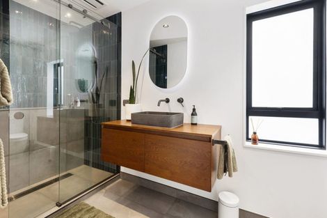 Photo of property in 4 Boeing Way, Newlands, Wellington, 6037