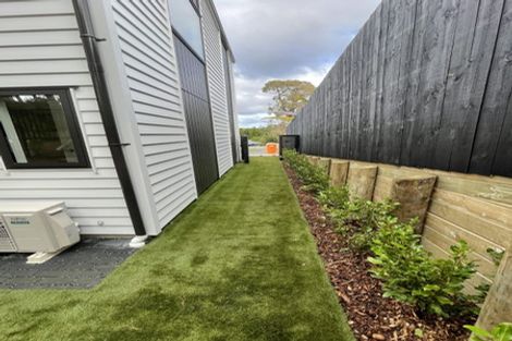 Photo of property in 1/58 Kemp Road, Massey, Auckland, 0614