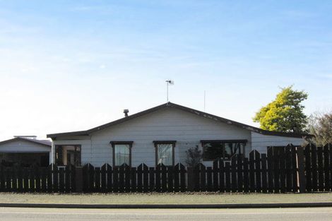 Photo of property in 135 Great North Road, Winton, 9720