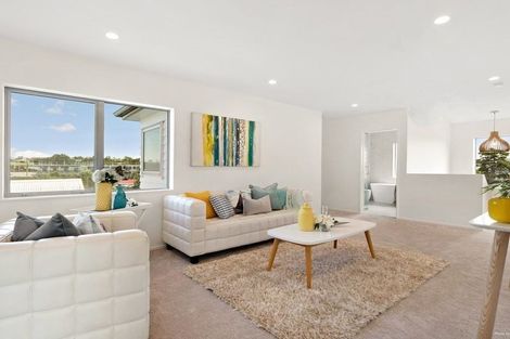 Photo of property in 8b Karamu Street, Te Atatu Peninsula, Auckland, 0610