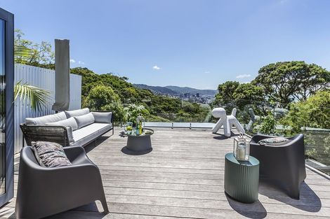 Photo of property in 10 Dorking Road, Brooklyn, Wellington, 6021