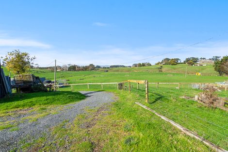 Photo of property in 141 Karioitahi Road, Waiuku, 2683