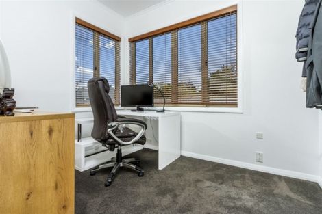 Photo of property in 1 Achilles Crescent, Narrow Neck, Auckland, 0624