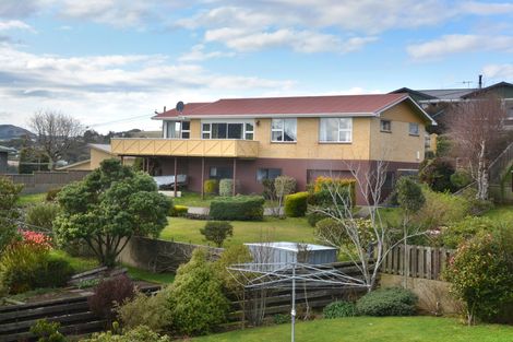 Photo of property in 27 Bayne Terrace, Macandrew Bay, Dunedin, 9014
