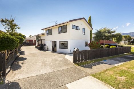 Photo of property in 22 Tacoma Drive, Totara Park, Upper Hutt, 5018